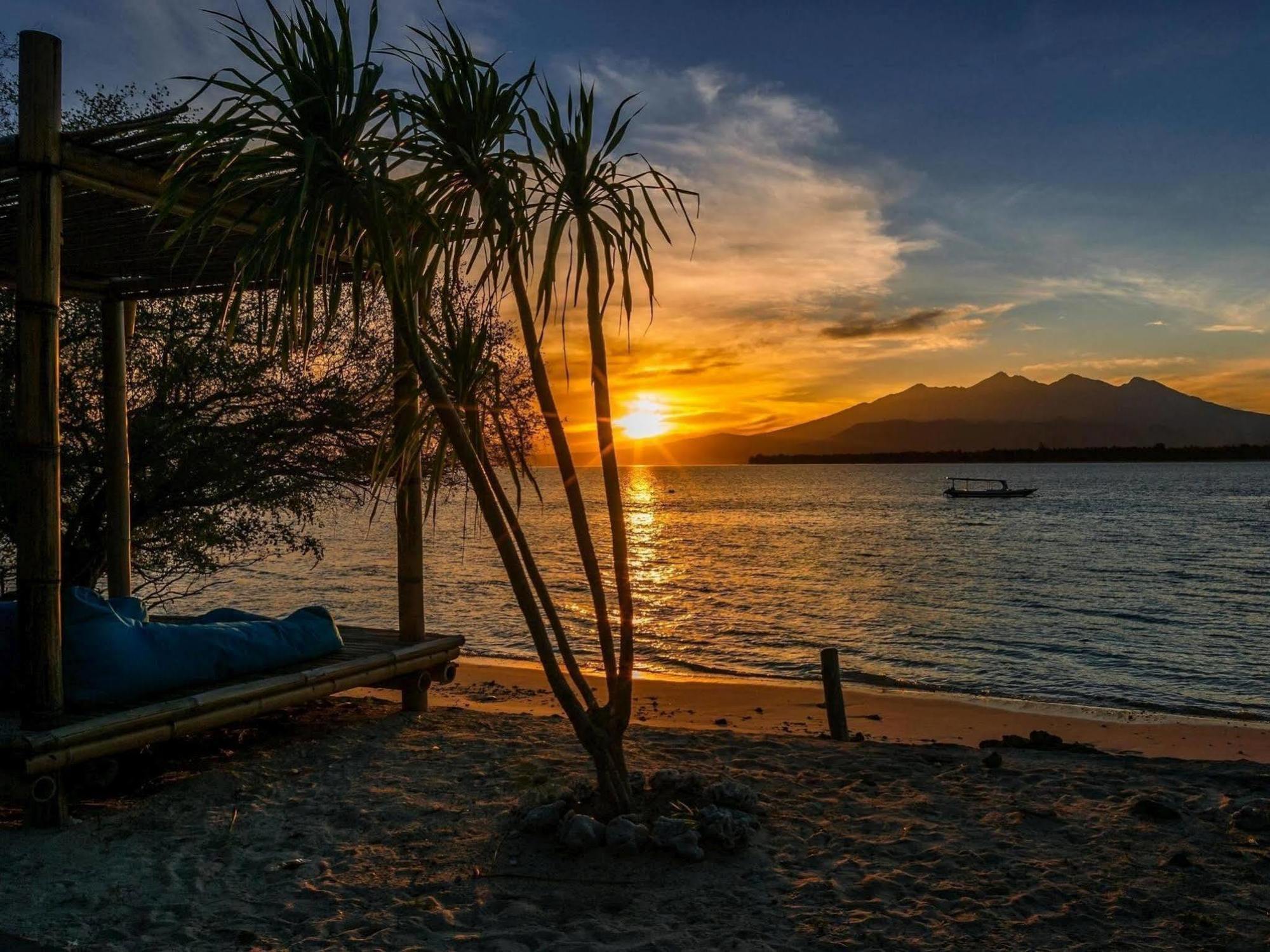 Karma Reef Hotel Gili Trawangan Exterior foto